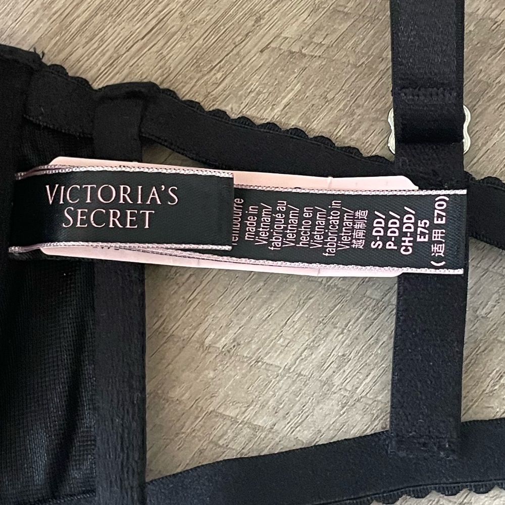 Victoria's Secret Black Fringe Bra - Picture 2 of 12